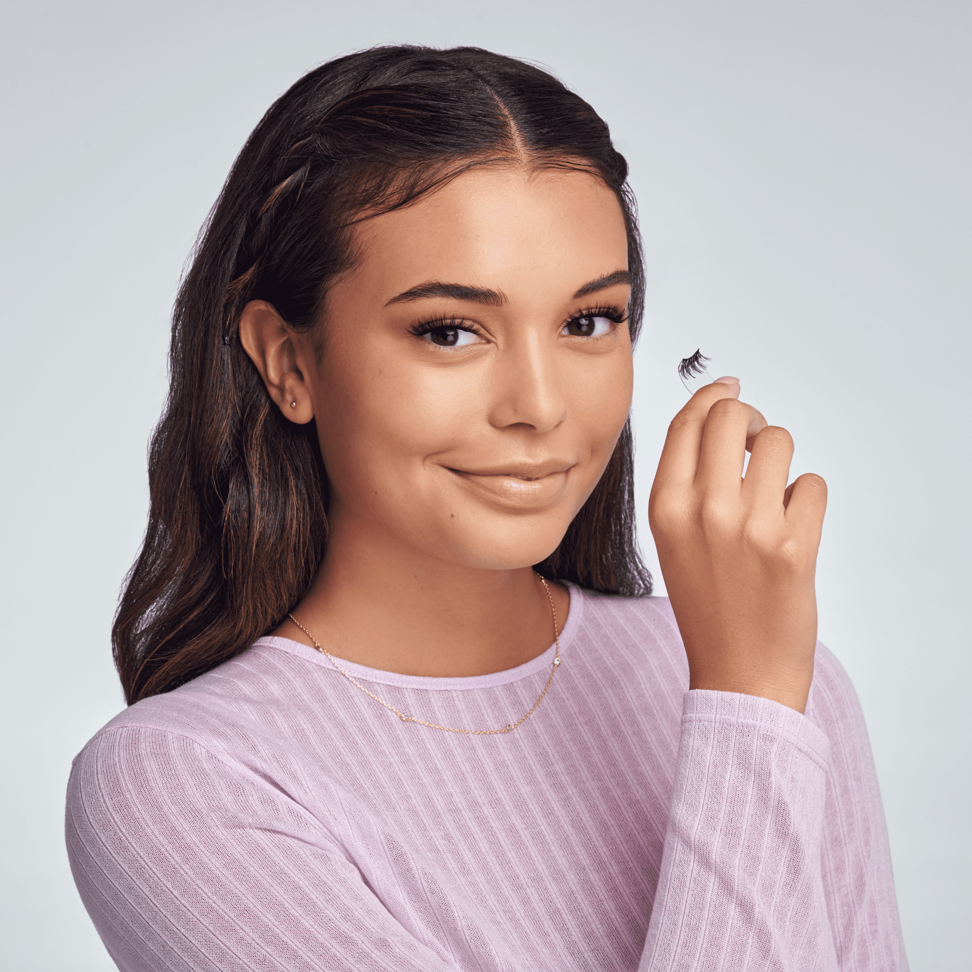 imPRESS Falsies easy tab Self Adhesive Eyelashes– Black Wispy - Image 3